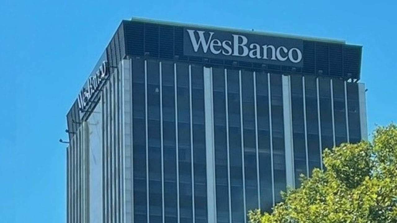 Wesbanco Bank Joins The Downtown Charleston Wv Skyline Citybiz