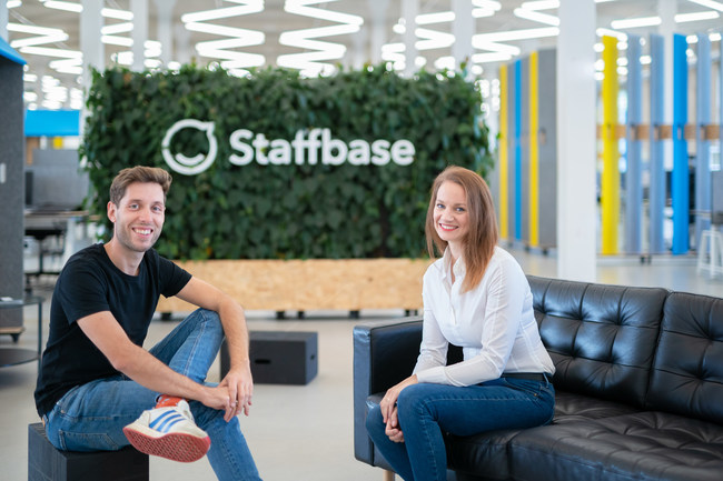 Staffbase’s CEO and Founder Martin Böhringer pictured with teambay’s Founder and Managing Director Sarah Manes at Staffbase headquarters in Chemnitz, Germany. Photo by Dirk Hanus