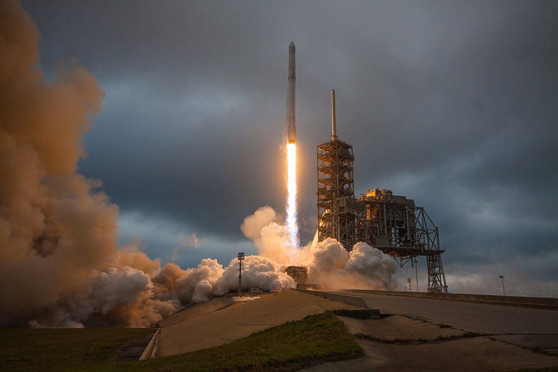 Spacex Raises Fresh Cash At Massive Billion Valuation Citybiz