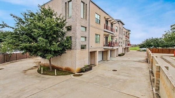 Marcus & Millichap Arranges The Sale Of A 10-Unit Apartment Building ...