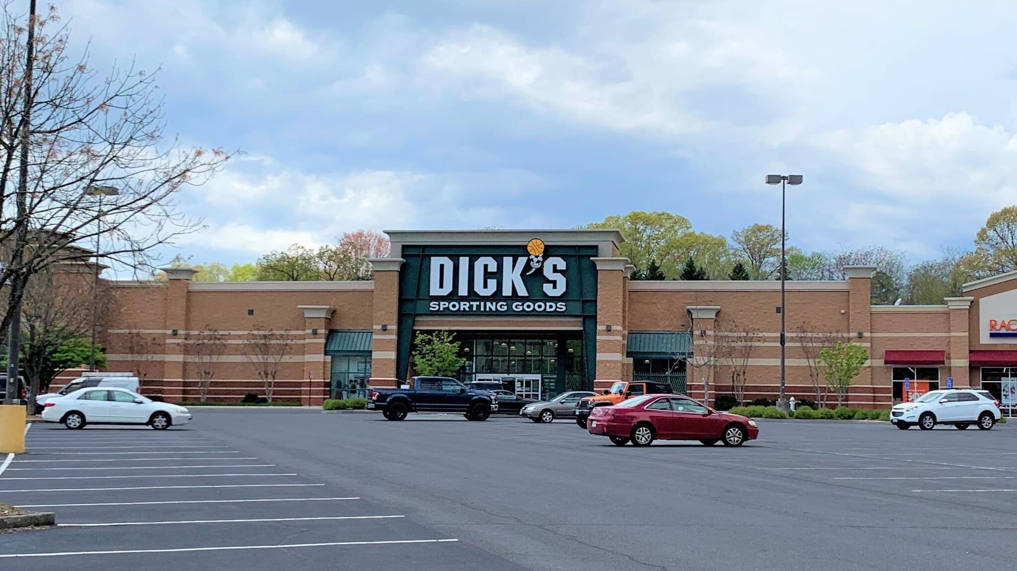 DICK'S Sporting Goods Store in Newport News, VA