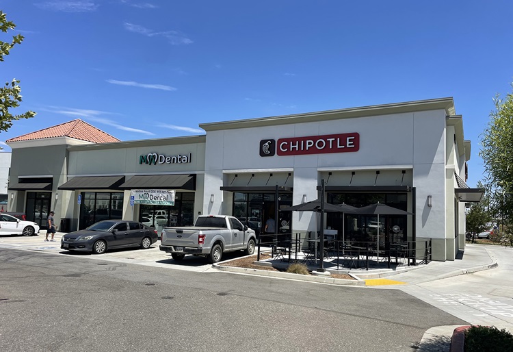 Hanley Investment Group brokers the sale of a new Chipotle drive-thru store in Riverside, California, for .84 million